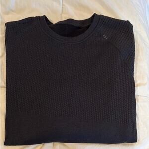 Lululemon rare texturized crewneck black sweater
